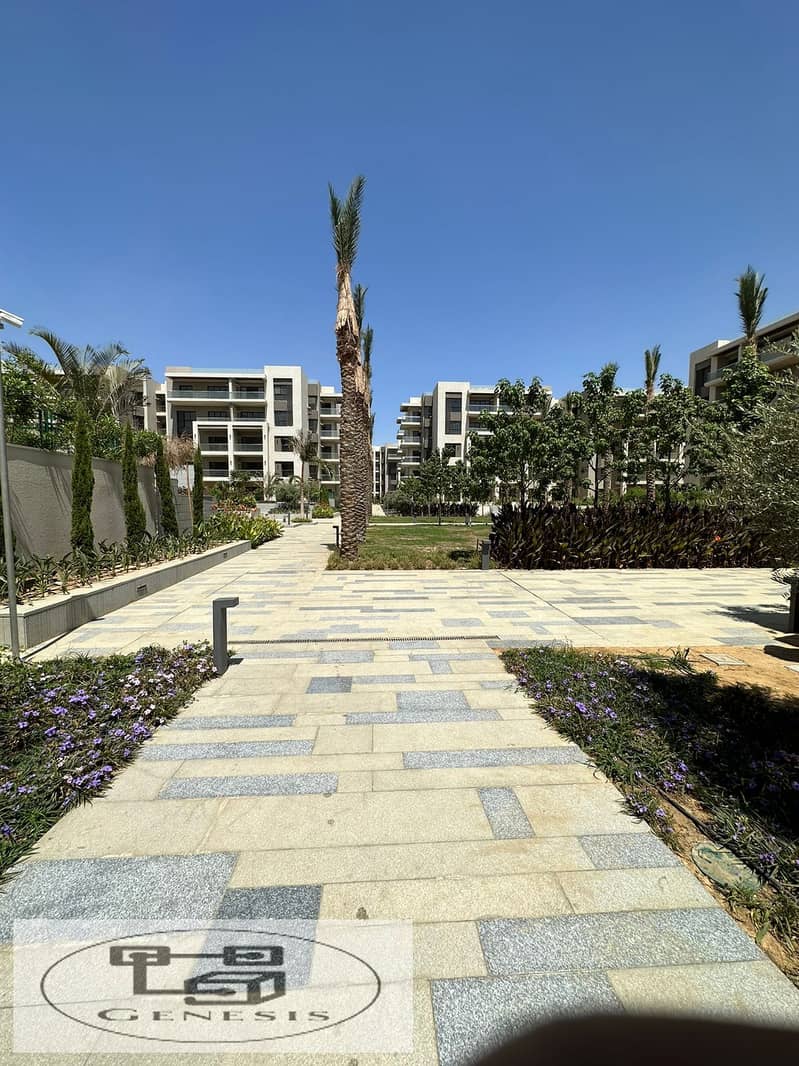 For quick sale, an apartment with immediate receipt, fully finished, with a private garden, in the Fifth Settlement, The Address East Compound, in ins 6