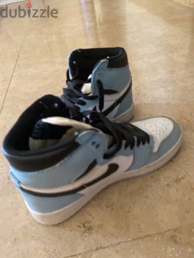 Jordan 1 uneversity blue mirror