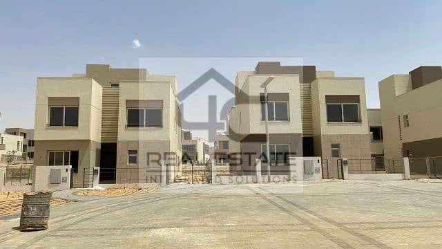 Townhouse Corner for sale in the heart of New Cairo with the lowest down payment and installments until 2032 2