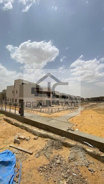 Townhouse Corner for sale with price including maintenance  in the heart of New Cairo with the lowest down payment and installments 5