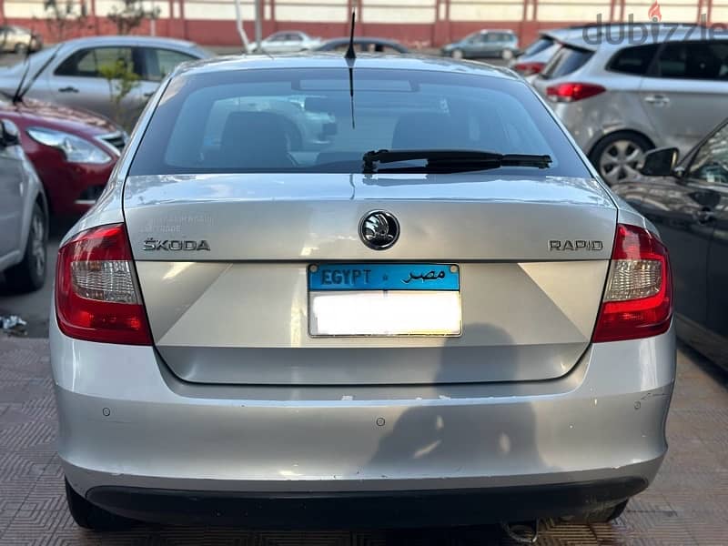 Skoda Rapid 2015 3