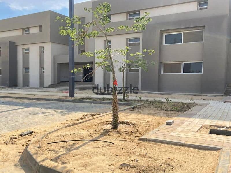 Twin house for immediate delivery in Etapa compound, located behind Al Rabwa and just steps away from Hyper One and Al Ahly Club. 14