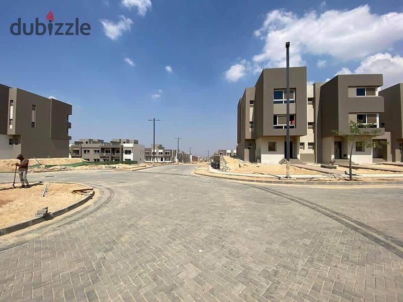 Twin house for immediate delivery in Etapa compound, located behind Al Rabwa and just steps away from Hyper One and Al Ahly Club. 15