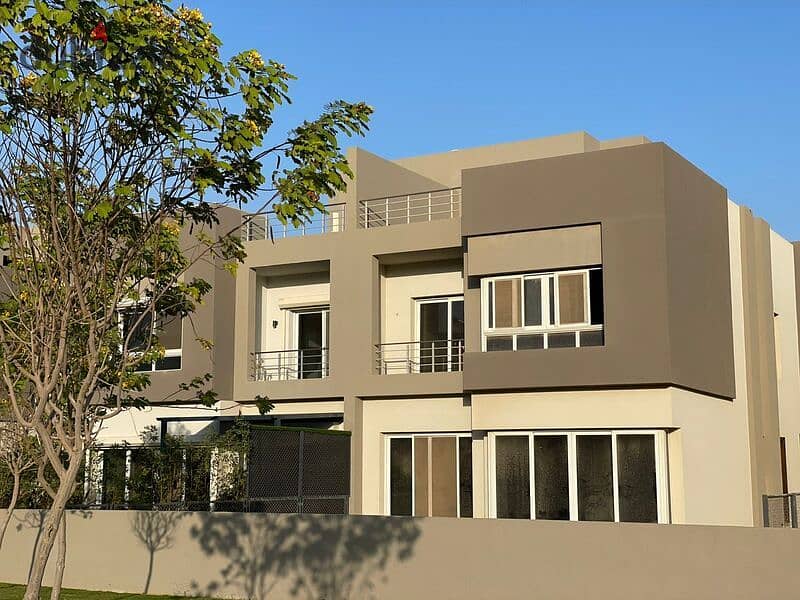 Twin house for immediate delivery in Etapa compound, located behind Al Rabwa and just steps away from Hyper One and Al Ahly Club. 44