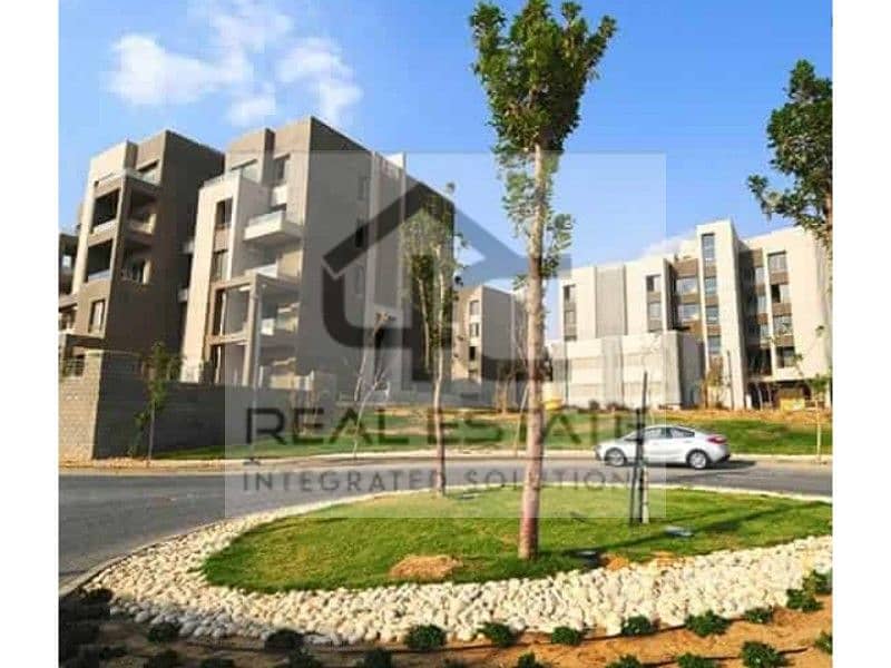 Apartment for sale with lowest total for quick sale at a price including maintenance  in a prime location in the heart of New Cairo 4