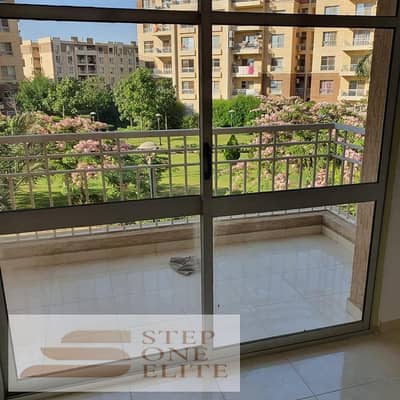 Apartment (3 rooms) with private garden for sale (lowest price) directly next to Madinaty