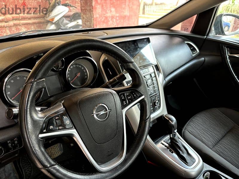 Opel Astra 2014 1