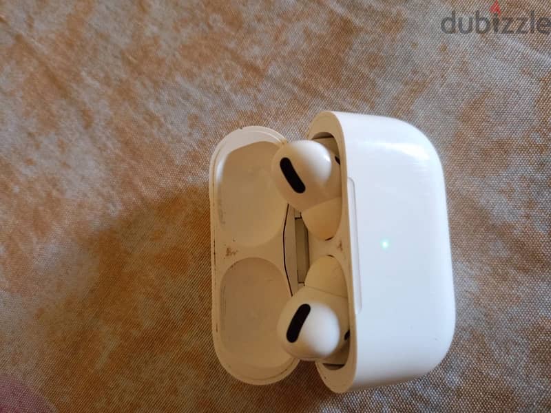 AIRPODS PRO 1 USED LIKE NEW 2