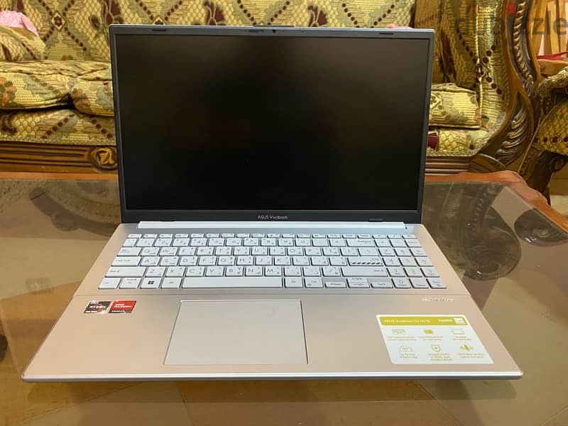 ASUS Vivobook Go 15 AMD R5 7520U 8GB 512GB SSD AMD Radeon Graphics 4