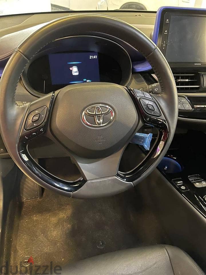 Toyota Izoa 2022 FULL OPTION تويوتا سي اتش ار الكهربائية 4