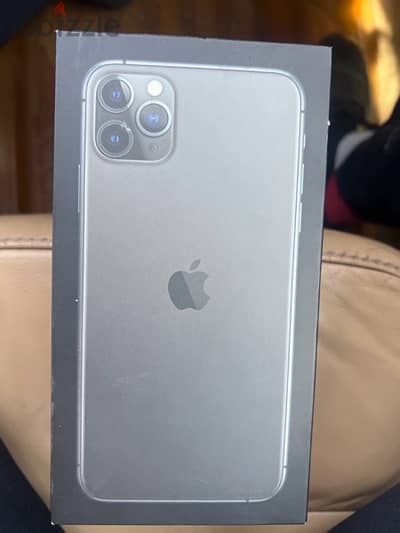 iPhone 11 Pro Max 256 GB like new from USA