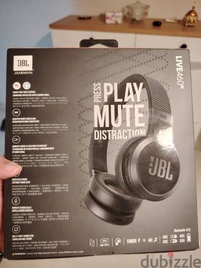 JBL Live 460NC headphones