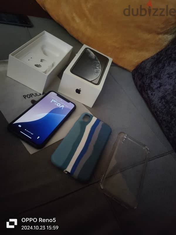 iPhone  xr 8