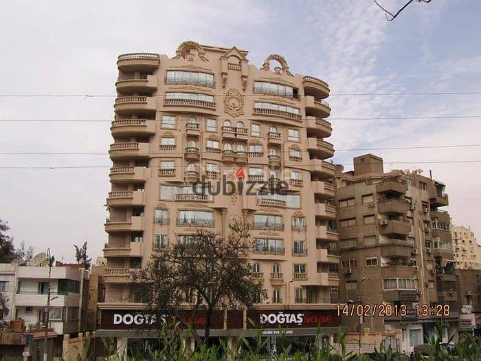 Shop for rent in the best location in Heliopolis on El-Thawra Street, area 290 square meters. Rent 200 thousand, negotiable. 1