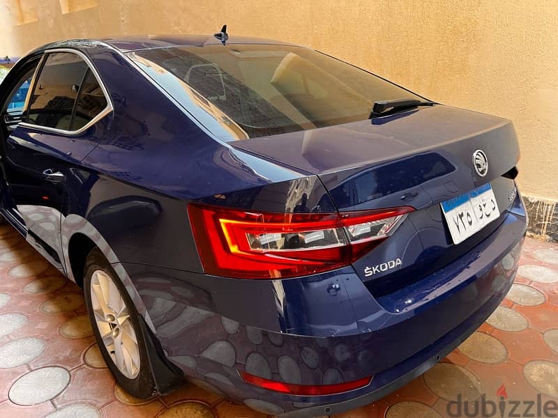 Skoda Superb 2018 1