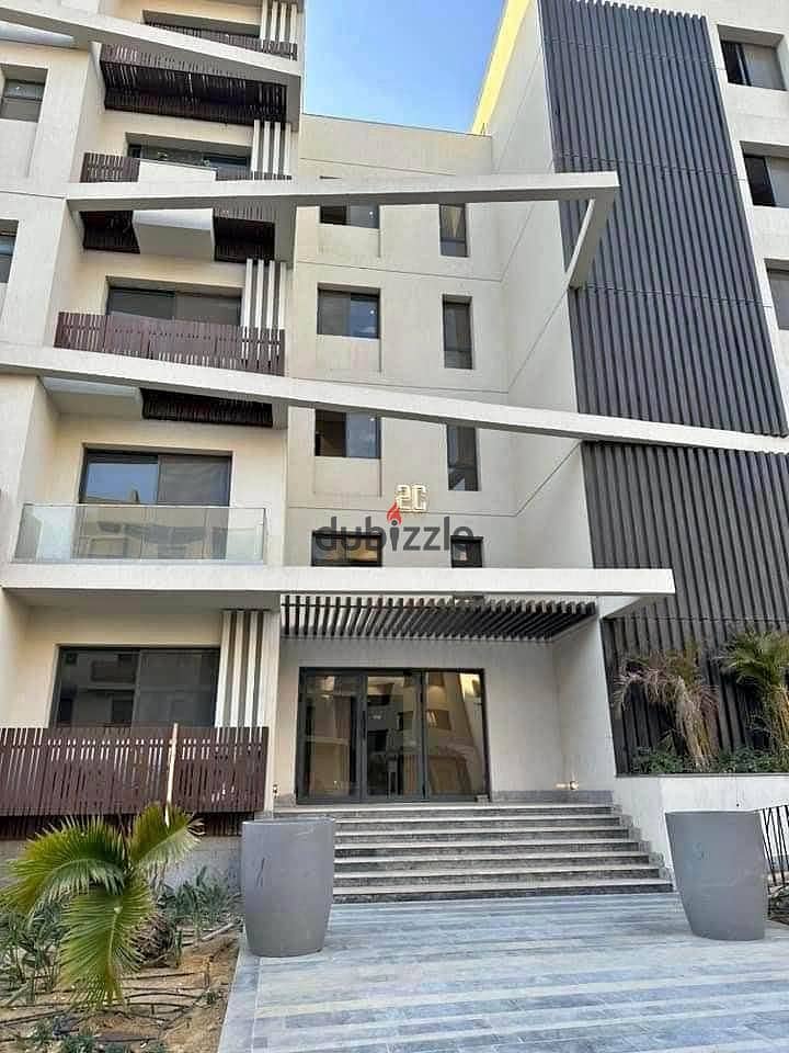 Apartment for sale, immediate receipt, private garden, fully finished, in installments, in a very special location in the October Compound (Badya Palm 0