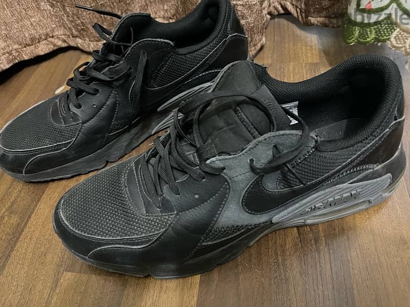 Nike air max excee triple black size 48.5 , 14 US 1