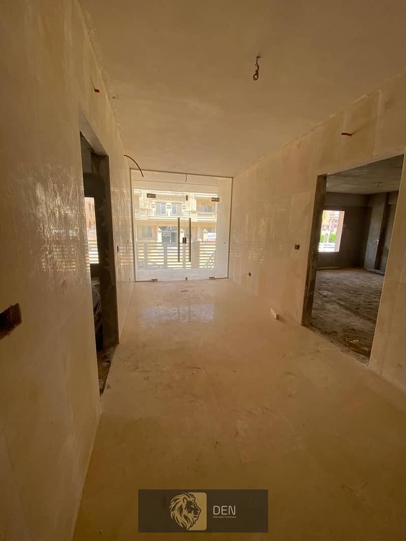 Villa for immediate delivery, facing north, for sale in Tamr Hanna Compound 19