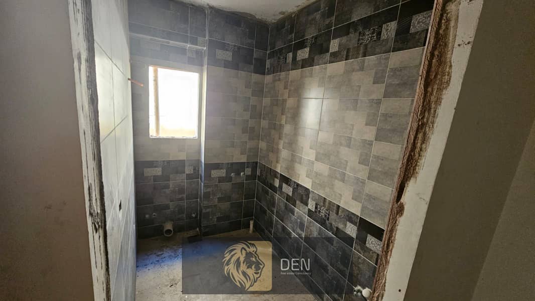 Ground floor apartment in a villa For sale located in the prime area of Al-Zohour, Fifth Settlement, near Hazard Mall. 9