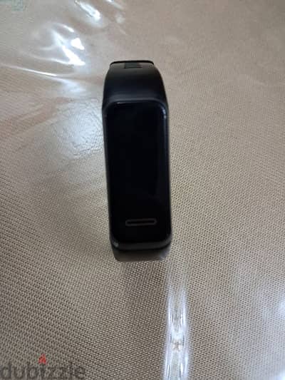 Huawei band 4 بالعلبة