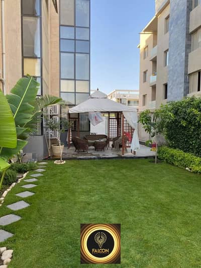 Ground floor apartment of 85 meters with a garden of 41 meters for sale with the most beautiful view in Taj City, with a landscape view,