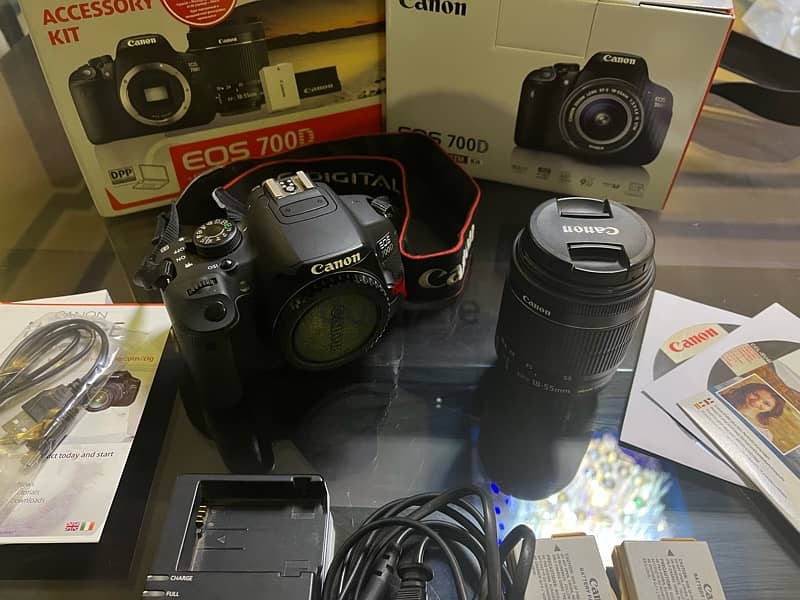 Canon 700D DSLR Camera (Like New) with Accessories 3