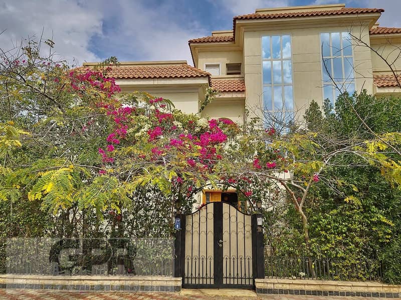 Biggest Villa for sale in stone park new cairo ( 3th floors ) with private entrance from lagoon 19