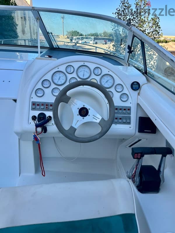 1992 Chris-Craft Crowne 272 8