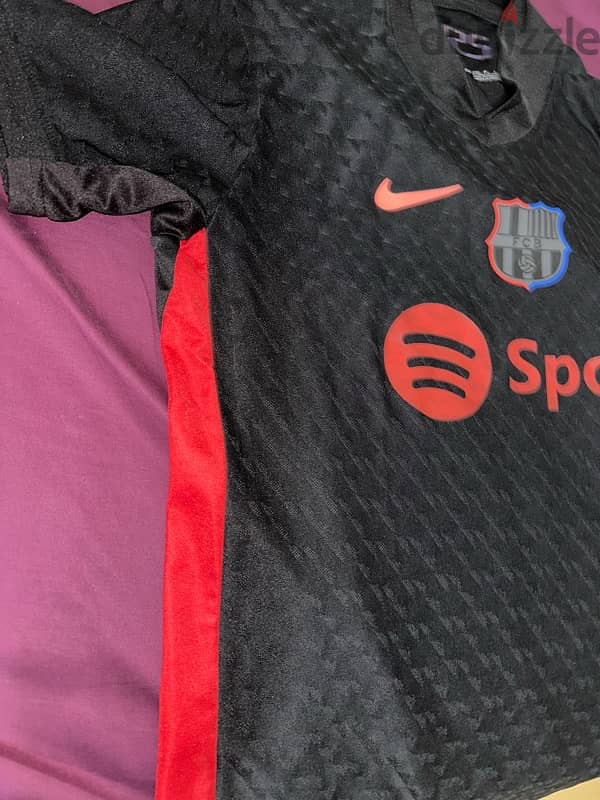 تيشرت برشلونة ٢٠٢٤/٢٥  الثاني مستعمل خفيفBarcelona Away Tshirt 2024/25 1