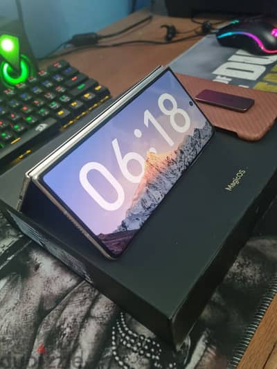 honor magic v2 512/16 بيع او بدل بسعر لقطه