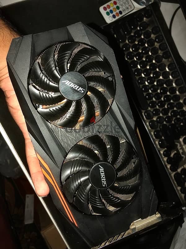 كارت شاشه شاشة Rx 580 Aorus RGB 4G 0