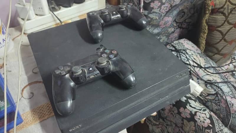 ps4 pro 1TB 2