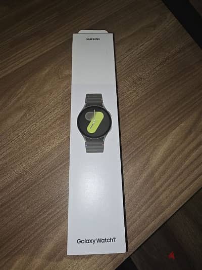 Samsung watch 7 44mm Green Sealed وارد الامارات 3 straps