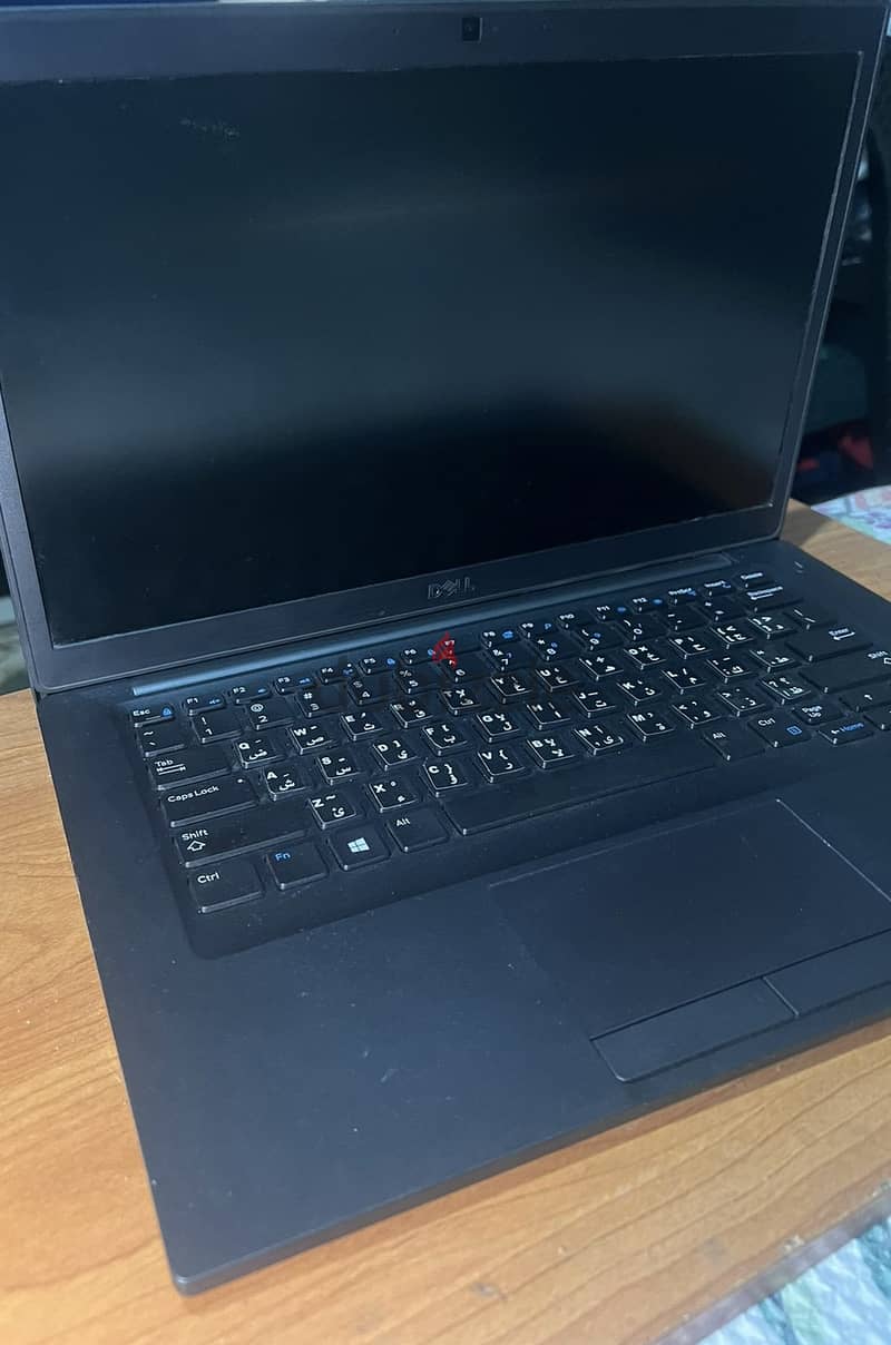 Dell Latitude 7490 1