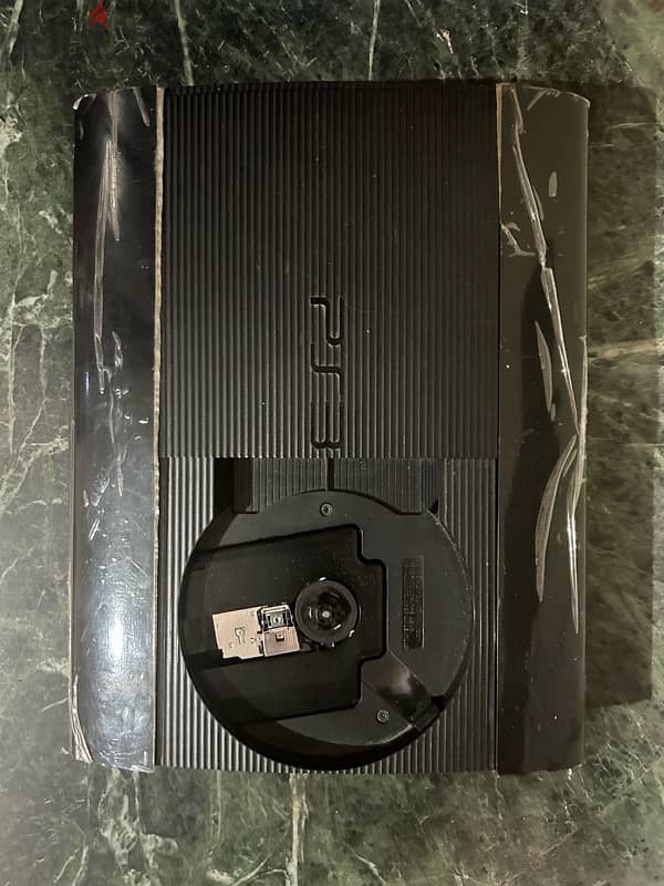 PlayStation 3 super slim 3