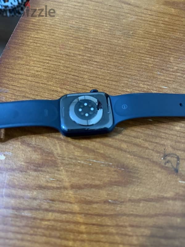 Apple Watch Series 7 battery 100% 1