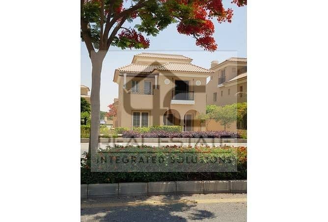 Classic 4 bedroom villa very prime  location, the lowest price in the market for fast sale ready to move Hyde Park Compound Fifth Settlement new cairo 4