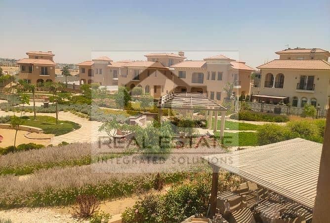 Classic 4 bedroom villa very prime  location, the lowest price in the market for fast sale ready to move Hyde Park Compound Fifth Settlement new cairo 9