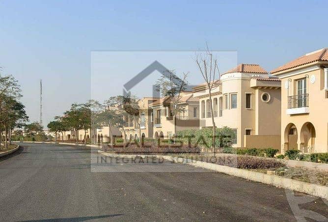 Classic 4 bedroom villa very prime  location, the lowest price in the market for fast sale ready to move Hyde Park Compound Fifth Settlement new cairo 10