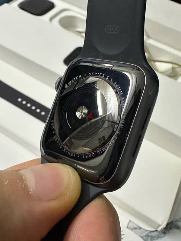 Apple Watch  series 5 88%بيع بدل 4