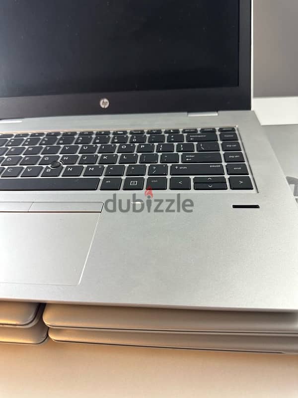 HP 645 G4 Amd Rayzon 5 Ram 8 / hard 128ssd + hard 500hdd 6