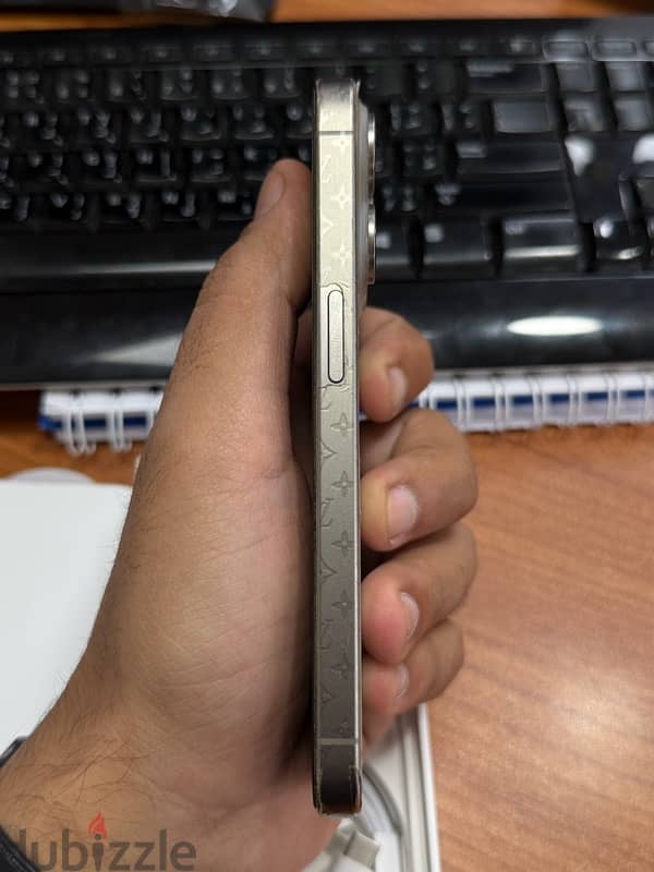 i phone 15 pro 256 natural titanium 4