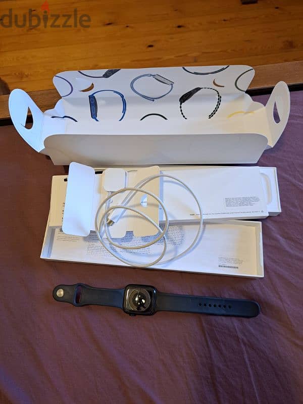 Apple Watch Series 7 (90% Battery) 8