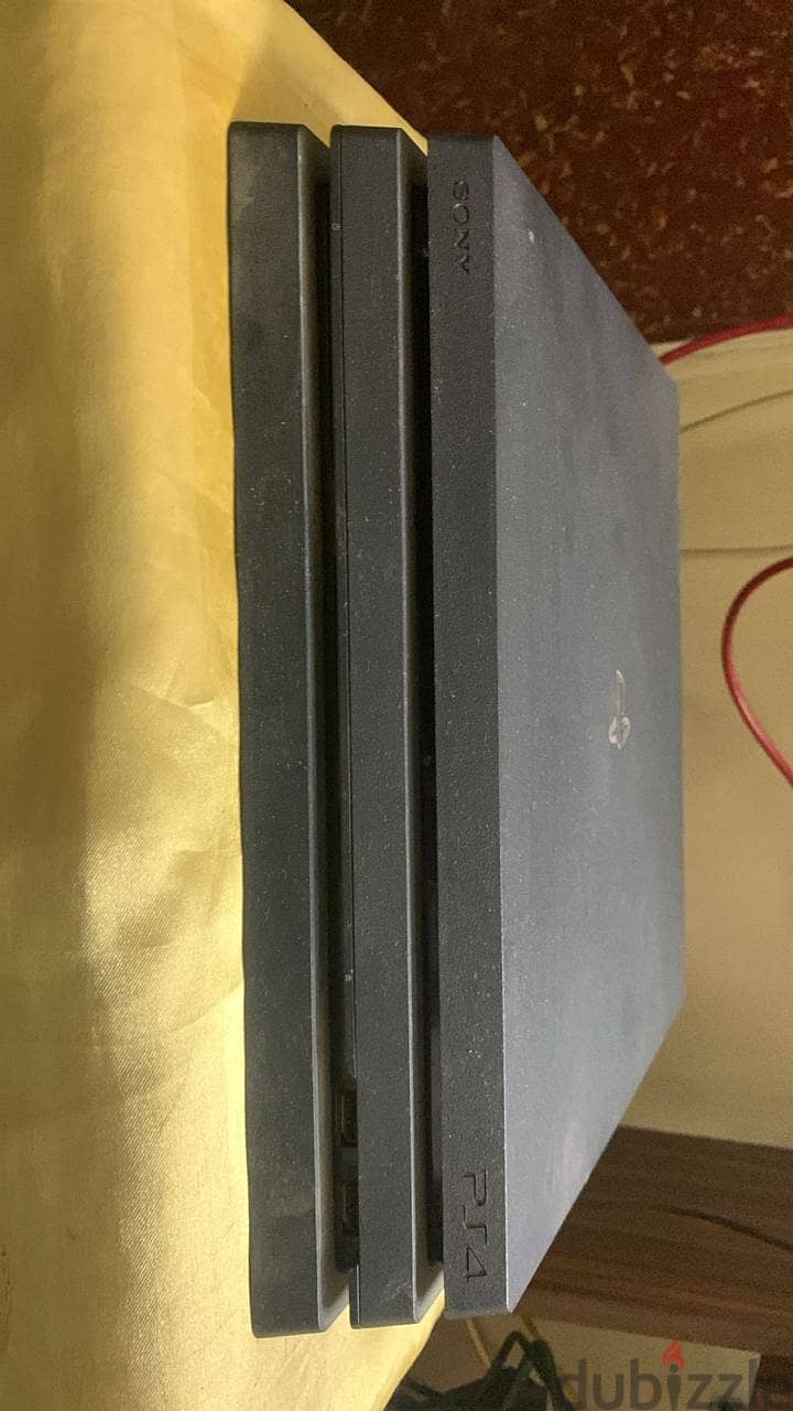 Playstation 4 pro 1 Tera Used Like new 1