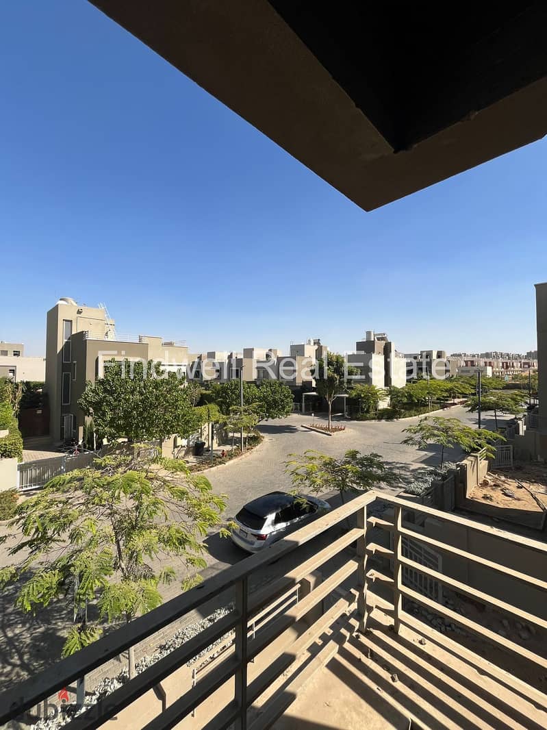 فيلا مستقله للبيع فى بالم هيلز قطاميه بالتجمع الخامس لوكيشن وسعر مميز جدا  New Cairo / Palm Hills Katameya Extension Compound 2