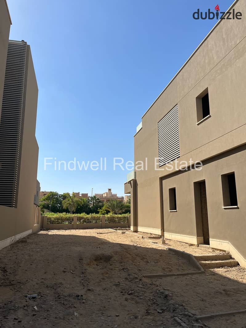 فيلا مستقله للبيع فى بالم هيلز قطاميه بالتجمع الخامس لوكيشن وسعر مميز جدا  New Cairo / Palm Hills Katameya Extension Compound 4