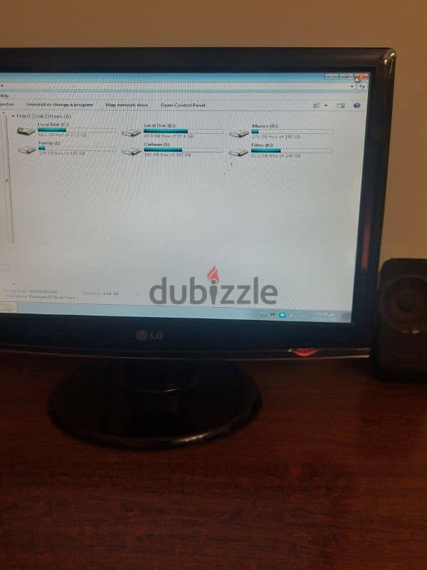 كمبيوتر قديم و شاشة 17 بوصة LG 3