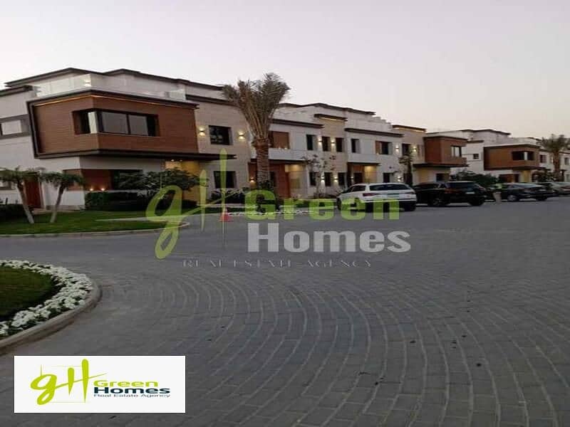 Town House for sale at Azzar 2 with good price and view 2