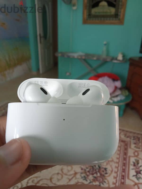 Airpods pro 2 جديده علبه مفتوحه فقط 5