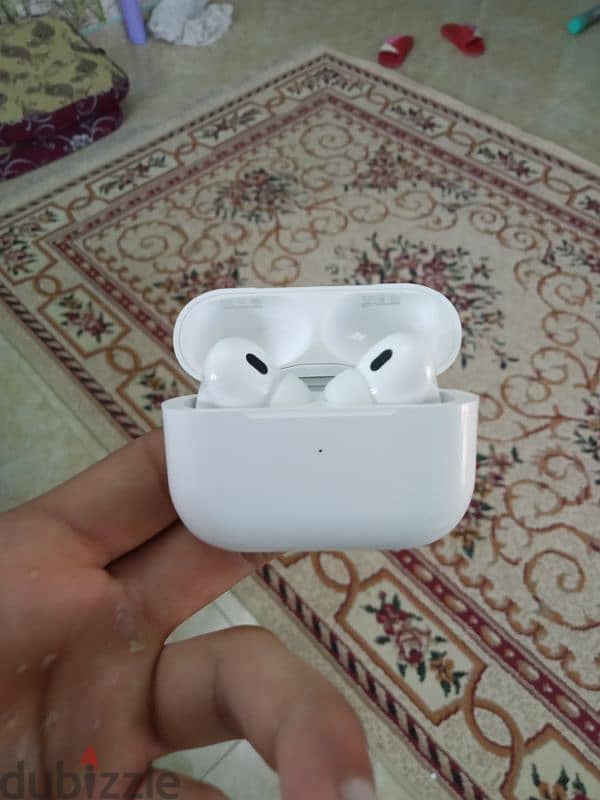 Airpods pro 2 جديده علبه مفتوحه فقط 6